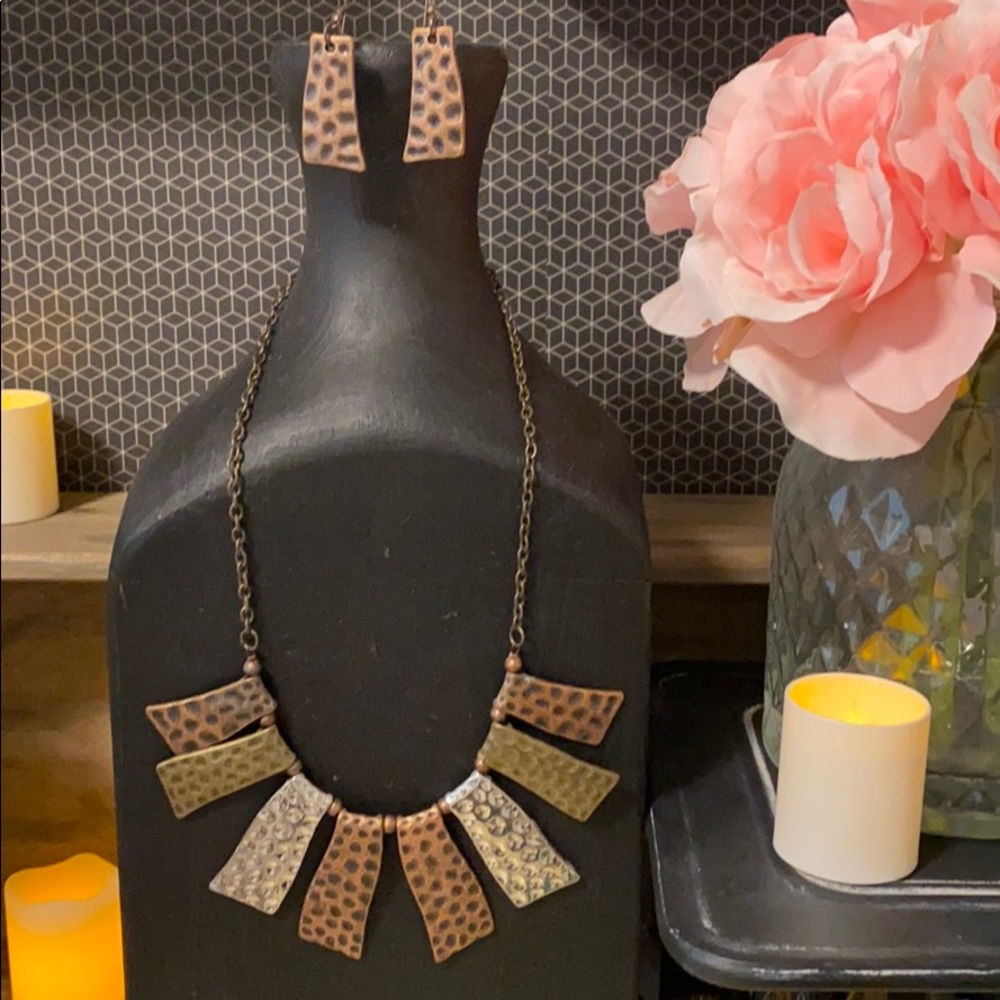 Necklace and earring set